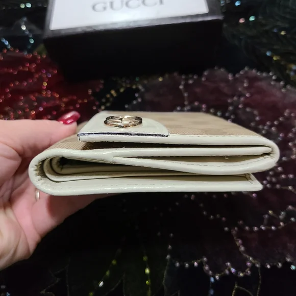 EUC Gucci Wallet - Picture 4 of 15